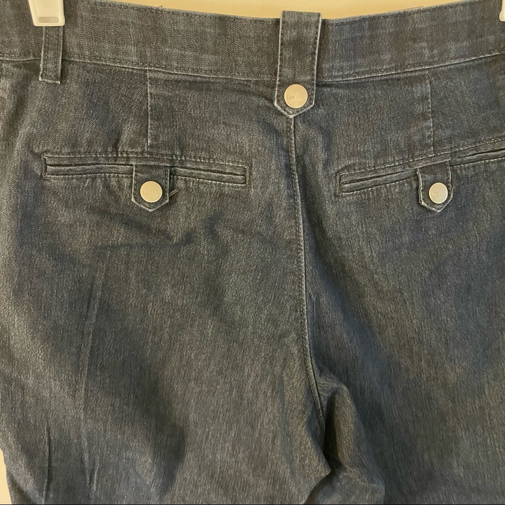 Lee Comfort Waist Dark Denim Bermuda Shorts Size 8 Medium - Picture 4 of 6